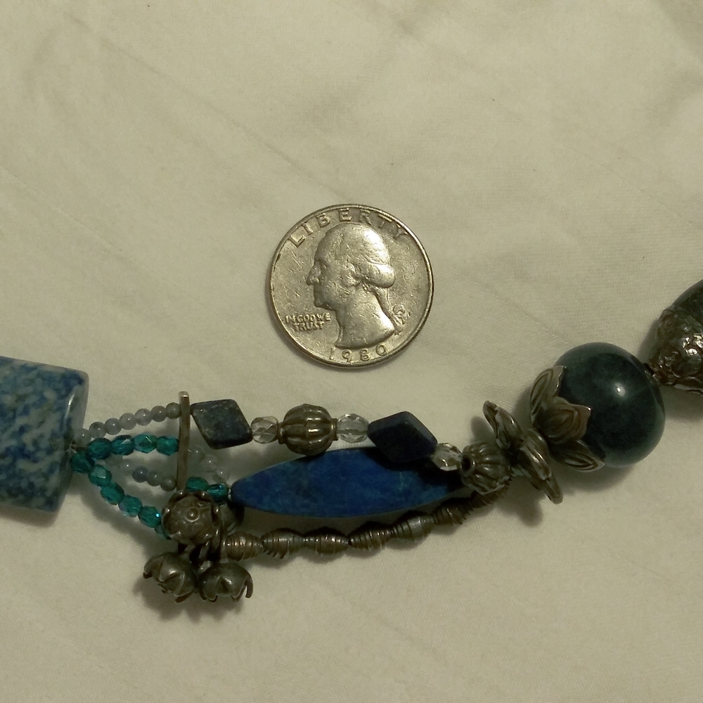 Beautiful hand made with natural lapis.